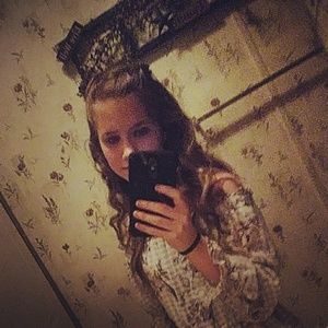 Meet your Posher, Alexis